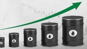سعر برميل النفط يسجّل أعلى مستوياته منذ 7 سنوات