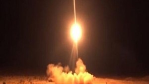 الدفاعات الجوية الإماراتية تدمر صاروخا أطلقه الحوثيون
