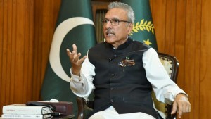 الرئيس الباكستاني يحل الحكومة والبرلمان ويدعو لانتخابات مبكرة