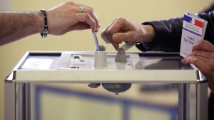 الانتخابات الرئاسية الفرنسية : نسبة التصويت تبلغ 65 بالمائة