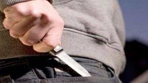 منزل بوزلفة : تلميذ يطعن زميلته داخل حافلة النقل المدرسي