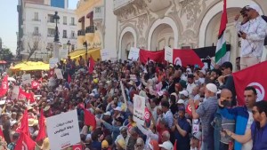 مظاهرات اليوم: مطالبة برحيل قيس سعيد.. ولا تضييقات من قبل الأمن (فيديو)