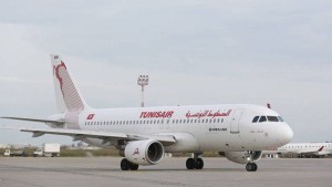 "التونيسار" تتجه نحو كراء طائرات لتأمين عودة التونسيين من الخارج