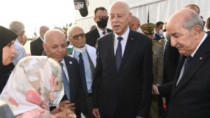 سعيّد من الجزائر : تونس عرفت أيضا مقاومة شعبية ضد المستعمر حتى قبل توقيع الاتفاقيات سيئة الذكر