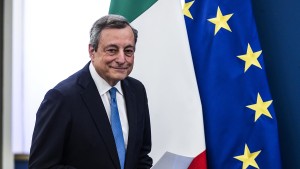 ايطاليا : رئيس الوزراء يستقيل من منصبه
