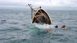 صفاقس: العثور على أحد البحارة المفقودين حيا داخل ثلاجة عائمة
