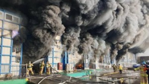 كوريا الجنوبية: مقتل 7 أشخاص جراء حريق في مركز تجاري