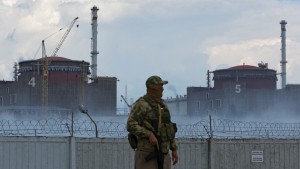 أوكرانيا : دورية روسية تعتقل مدير عام محطة زابوريجيا النووية