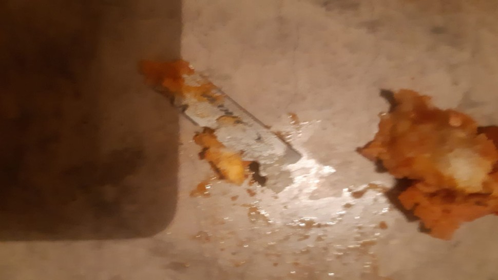 منوبة: مواطنة تعثر على شفرة حلاقة داخل الخبز(فيديو)