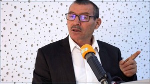 شفيق العيادي لوزيرة التجهيز: 'عار على وزارتك أن يمنع أهالي صفاقس من الوصول إلى شواطئهم'