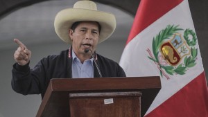 بيرو : المحكمة العليا تقرر استمرار سجن الرئيس المعزول 18 شهرا