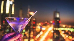 دبي تلغي ضريبة قدرها 30 بالمائة على شراء الكحول