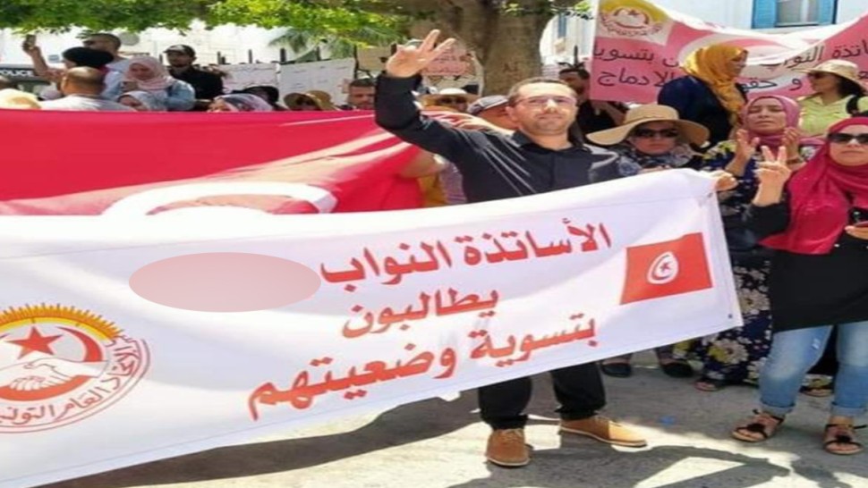 الأساتذة النواب يهددون بتصعيد الاحتجاجات في حال عدم التوصل إلى حلّ مع وزير التربية