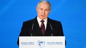 بوتين: سنلغي 20 مليار دولار ديونا مستحقة على أفريقيا وسنزودها بالحبوب مجانا