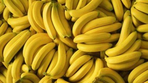 بن عروس: حجز 24 طنّا من الموز وتوزيعها على المساحات التجارية ونقاط البيع من المنتج إلى المستهلك
