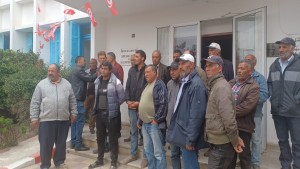 باجة: وقفة احتجاجية لعدد من الفلاحين بسبب قطع مياه الري