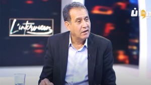 زياد لخضر: الديمقراطية القاعدية المطروحة من الرئيس لا تعطي القرار للشعب