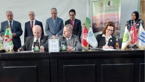 توقيع اتفاقية تعاون و شراكة بين الجامعة التونسية للنزل وفيدرالية الفندقة والسياحة الجزائرية
