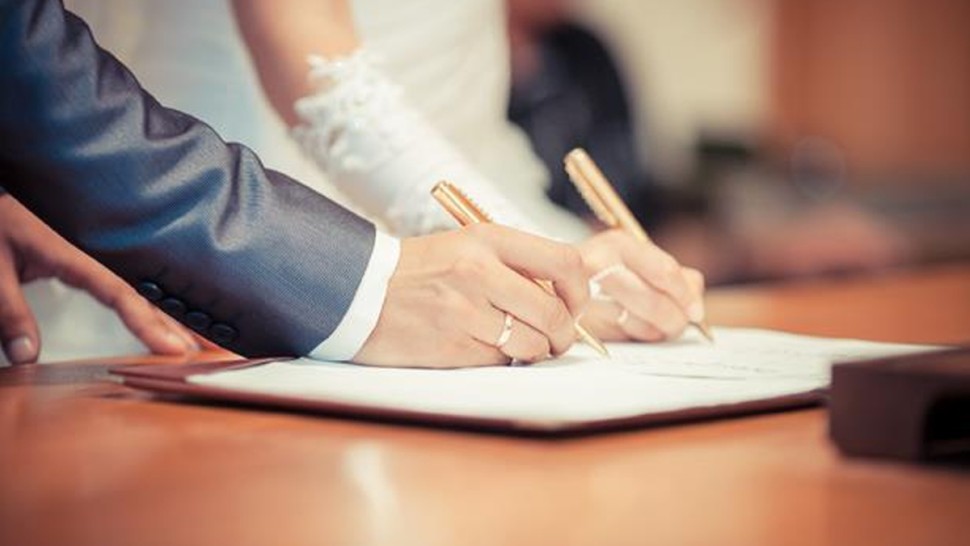 دراسة: "الزواج لم يعد يعتبر الهدف النهائي"