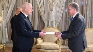رئيس الدولة يتسلم أوراق اعتماد سفيرين جديدين لدى تونس