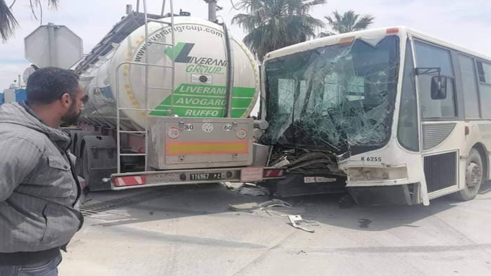 منوبة: إصابة 16 شخصا في اصطدام حافلة نقل عمومي بشاحنة ثقيلة