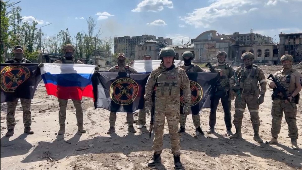 قائد فاغنر يأمر مقاتليه بالعودة لقواعدهم