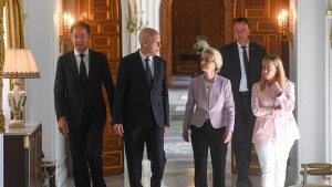 الوفد الثلاثي الأوروبي يعود الى تونس من أجل اتّفاق 'الشراكة الشاملة'