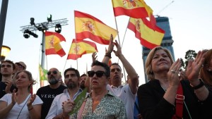 الإسبان يقترعون اليوم في انتخابات حاسمة