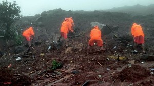 27 قتيلا و50 مفقودا جراء انزلاق التربة في الهند