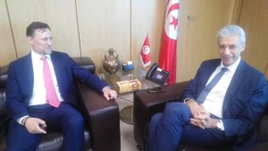 وزير الاقتصاد و منسق الأمم المتحدة بتونس يؤكدان أهمية تفعيل صندوق التشغيل و الشباب