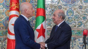 عمّار يبلّغ رئيس الجزائر رسالة خاصّة من رئيس الجمهورية