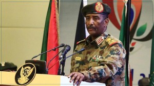 قائد الجيش السوداني عبد الفتاح البرهان يظهر علنا للمرة الأولى منذ بدء الحرب