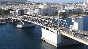 بنزرت: إقرار رفعة استثنائية جديدة للجسر المتحرك عند الواحدة من فجر يوم غد السبت