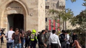 الجيش الإسرائيلي: 3 إصابات إحداها خطيرة جراء عملية طعن في القدس