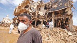 ليبيا: تواصل عمليات الإنقاذ ومخاوف من الألغام والأوبئة