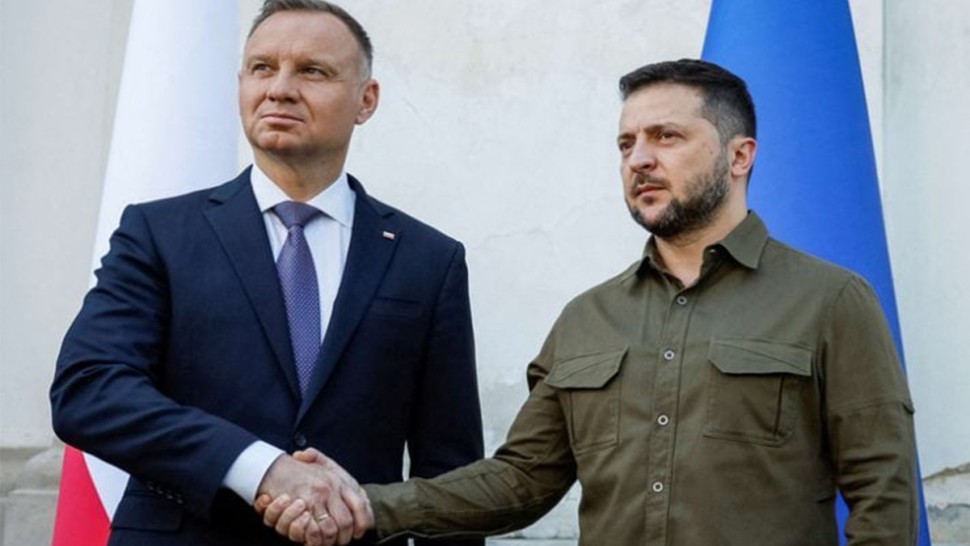بولندا تعلن عزمها إيقاف تزويد أوكرانيا بالأسلحة