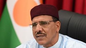النيجر: ملاحقة 20 من رجال 'بازوم' بتهم الخيانة والتآمر