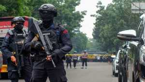 اندونيسيا: إيقاف 59 شخصا للاشتباه في تخطيطهم لهجمات خلال الانتخابات الرئاسية