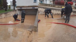 باجة : أمطار غزيرة والحماية تتدخّل لشفط المياه بمستشفى تستور