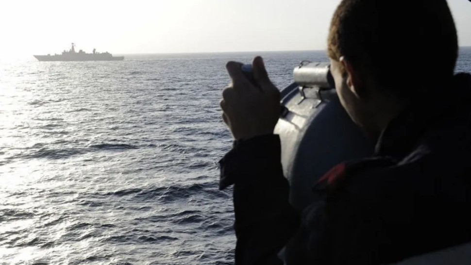 هيئة التجارة البحرية البريطانية: صاروخ يستهدف سفينة قرب اليمن