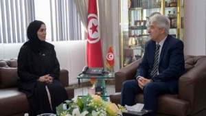 الارتقاء بالتعاون العسكري محور لقاء وزير الدفاع الوطني بسفيرة الإمارات بتونس
