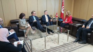 وزيرة الاقتصاد وسفير أمريكا بتونس يبحثان مشاريع التعاون في مجالات ذات علاقة بالتنمية البشرية والاقتصادية