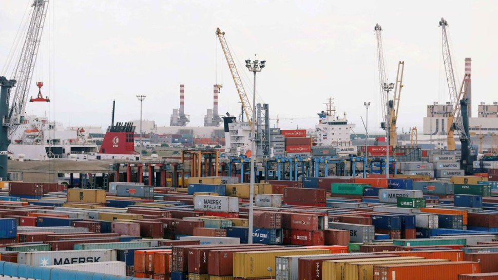 ميناء رادس: استكمال التراتيب القانونية لإتلاف حاويتين حاملتين للمواد الاستهلاكية المتعفنة