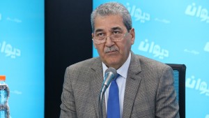 منصف بوزازي: "رئيس الجمهورية يسب الإدارة وبعد يعيّن منها رئيس حكومة"