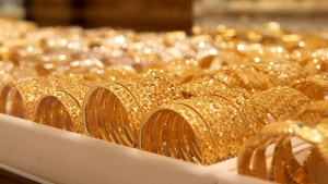ارتفاع غير مسبوق في أسعار الذهب وتراجع كبير في الشراء بمناسبة ''الموسم'' والعيد