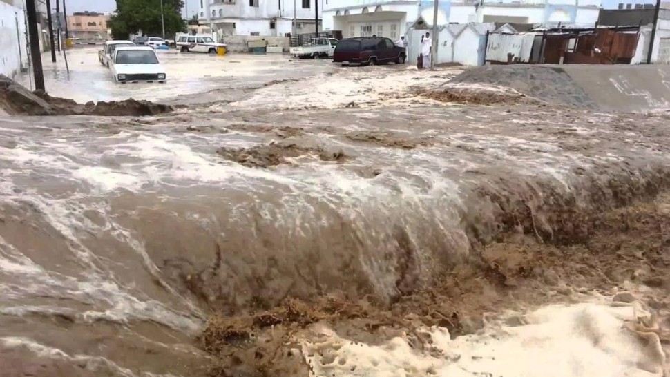 عشرات القتلى جراء الأمطار والسيول في سلطنة عمان وباكستان