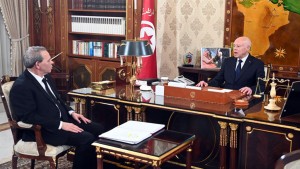 رئيس الجمهورية: ضرورة تحسين جودة الخدمات المسداة لفائدة التونسيين المقيمين بالخارج
