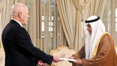 سعيد يتسلم أوراق اعتماد سفير مملكة البحرين