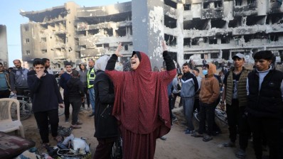 غزة: العثور على مقبرة جماعية ثالثة داخل مجمع الشفاء