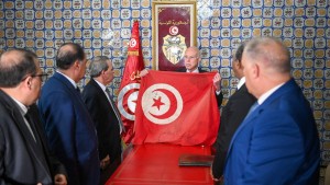 رئيس الدولة.. العلم التونسي سيبقى دائما مرفوعا